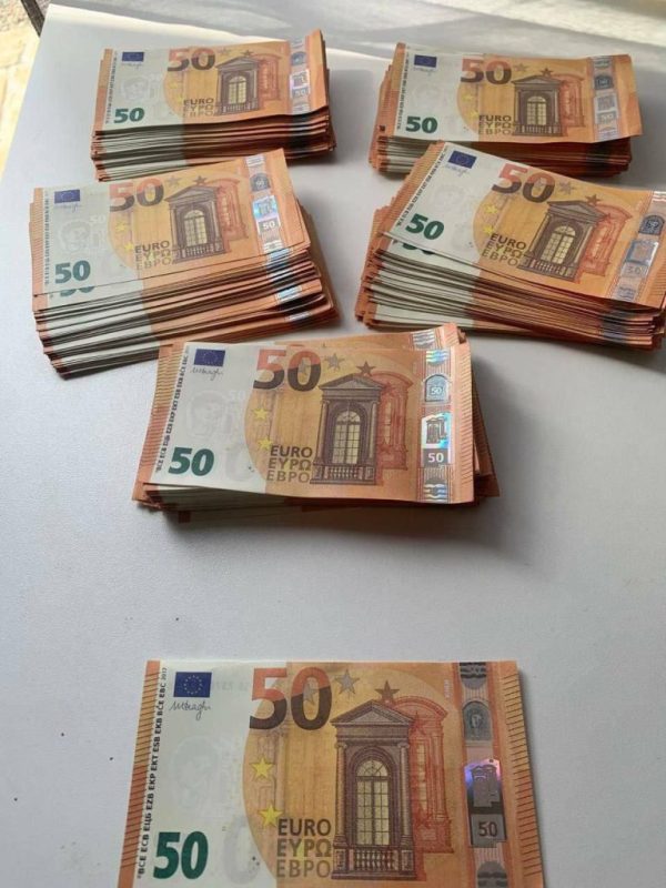 Fake Banknotes - Image 6